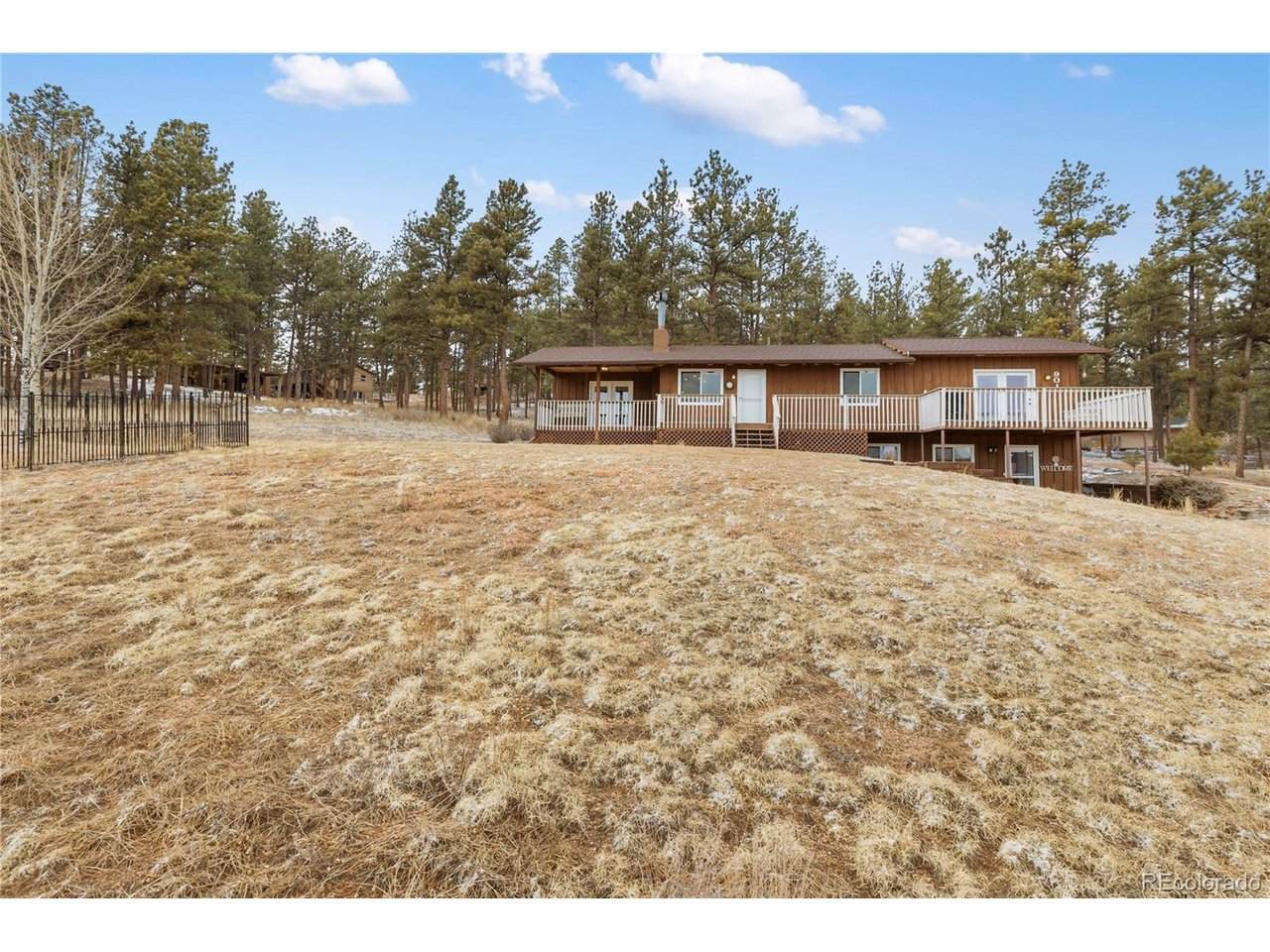 901 Wilson Dr - Photo 1
