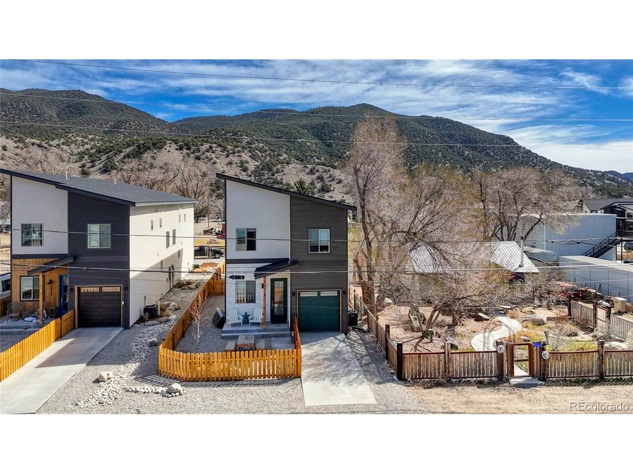 601 Scott St - Photo 1