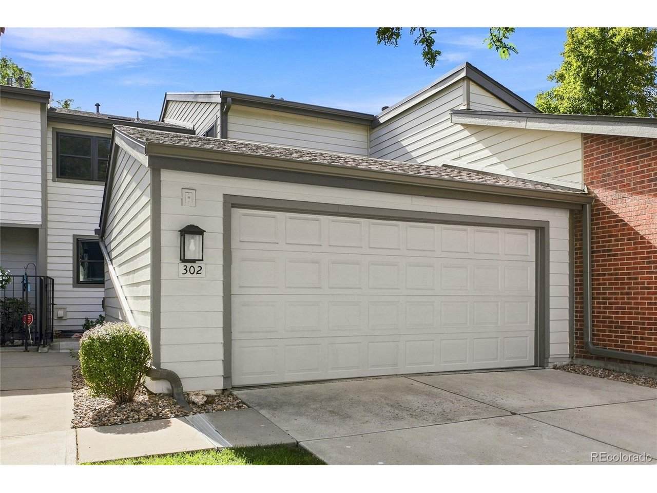 7925 Layton Ave - Photo 1