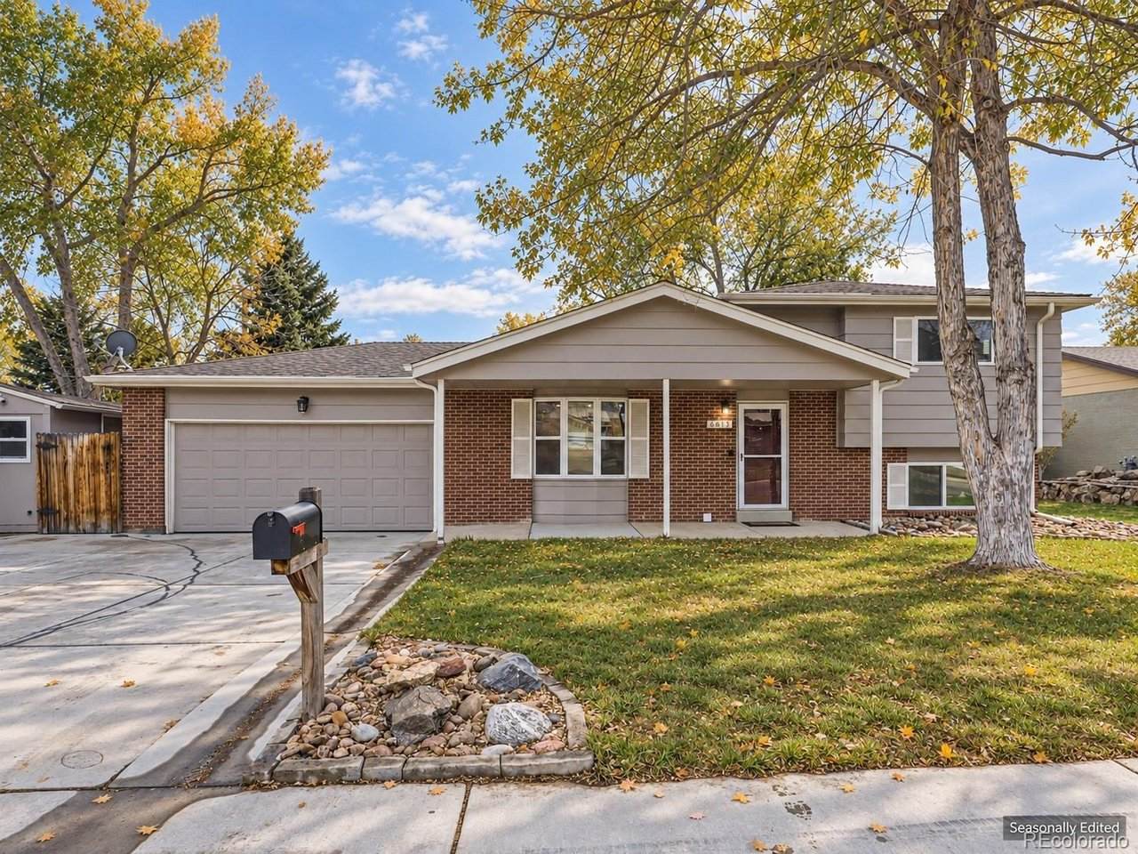 6813 Garland St - Photo 1