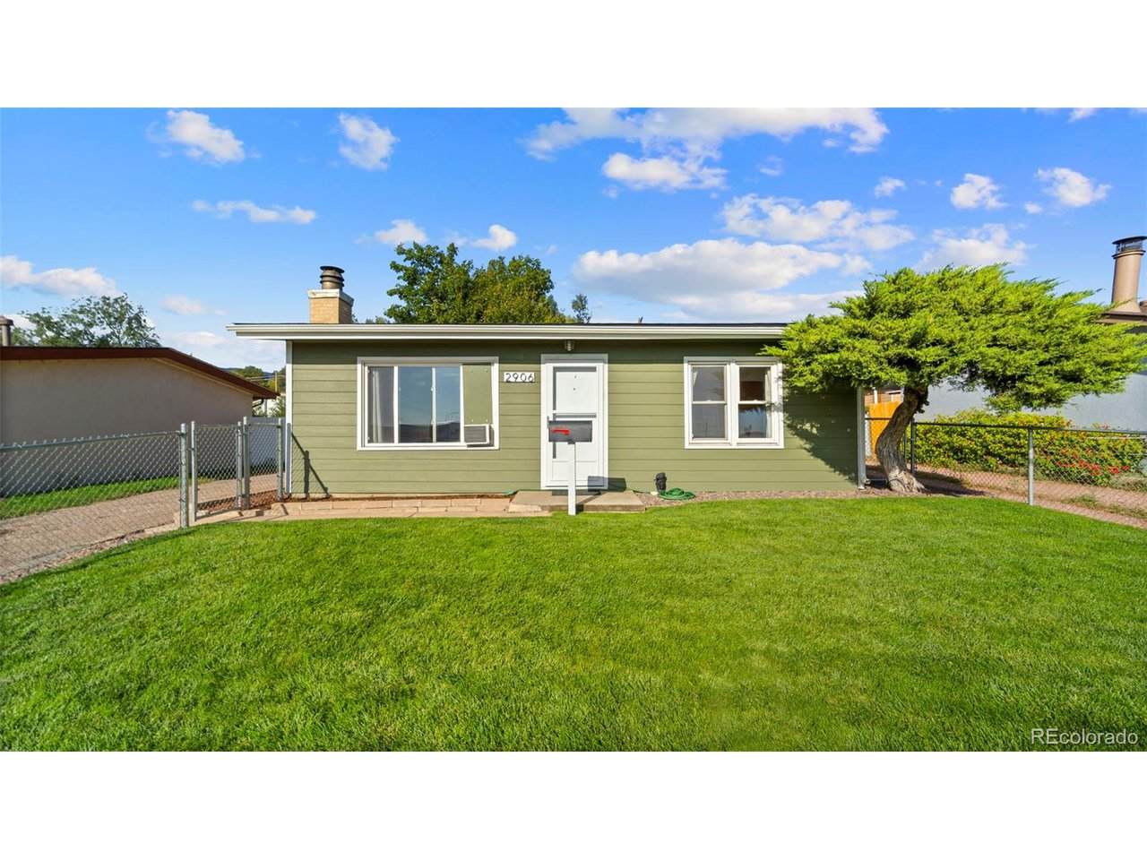 2906 Chestnut St - Photo 1