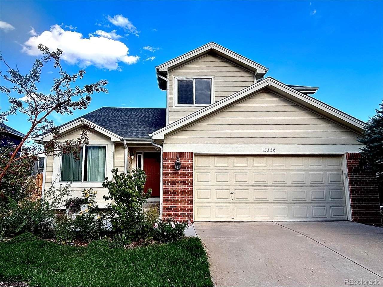13328 Columbine Cir - Photo 1