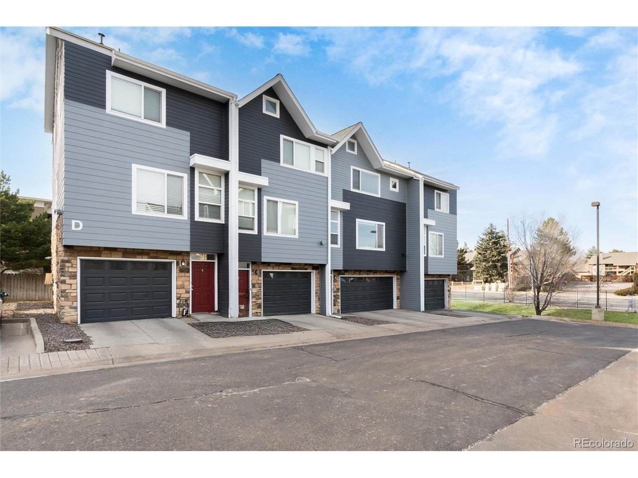 8751 Pearl St - Photo 1
