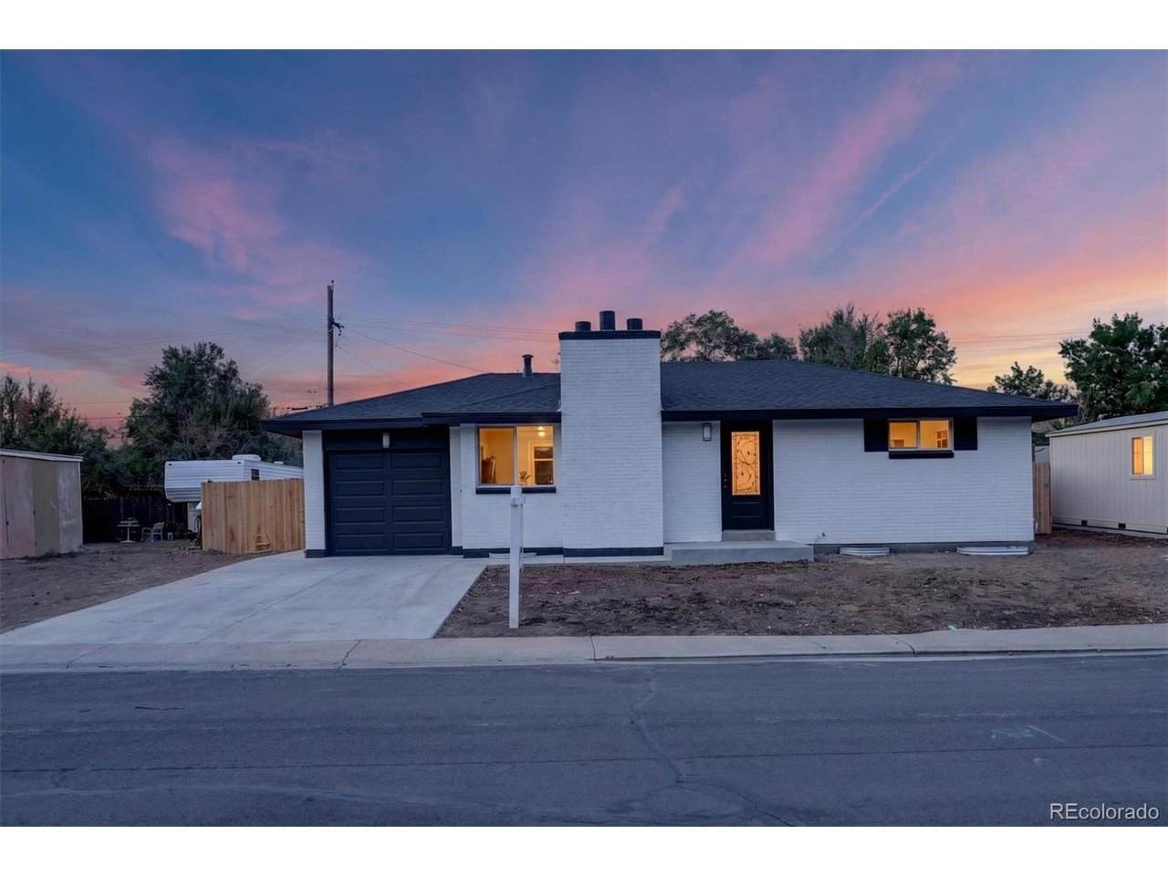230 Aspen Dr - Photo 1