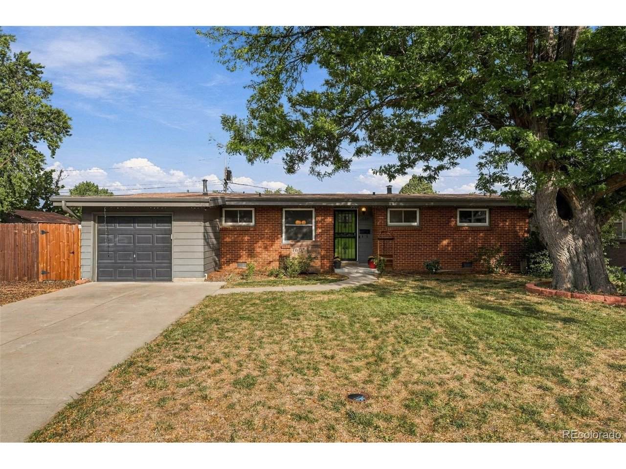 1600 Perry St - Photo 1