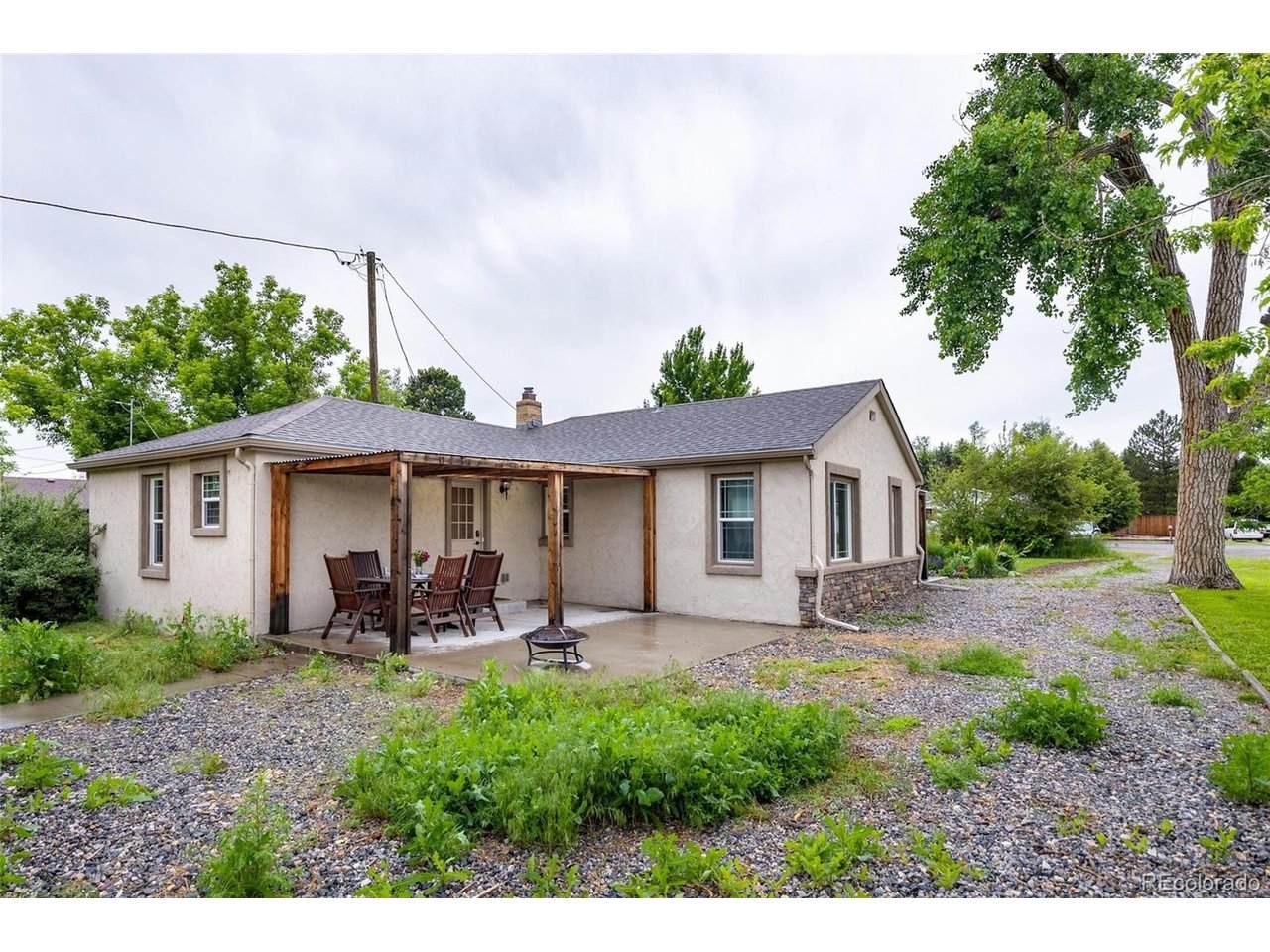 830 Benton St - Photo 1