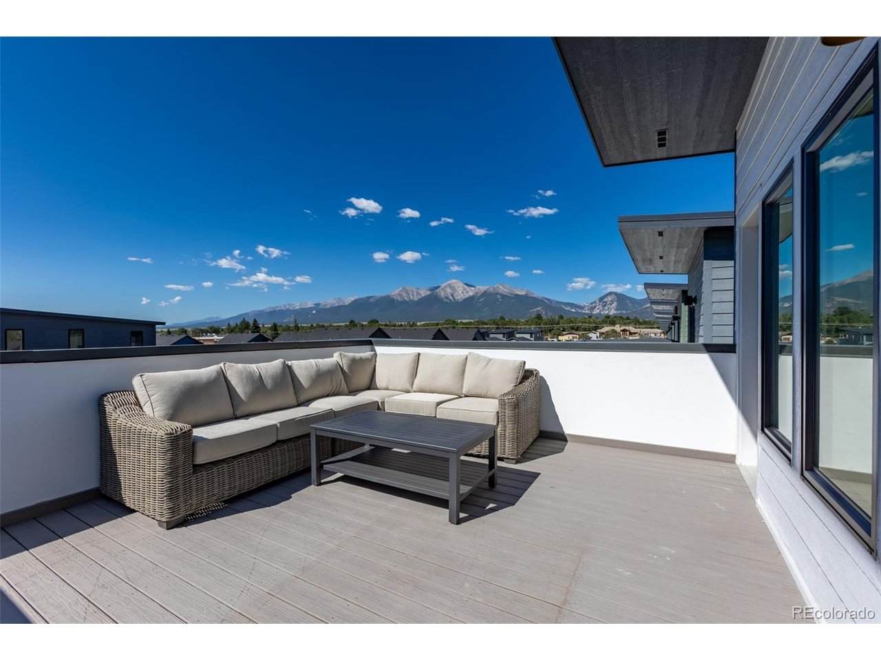 385 Walsh St - Photo 1