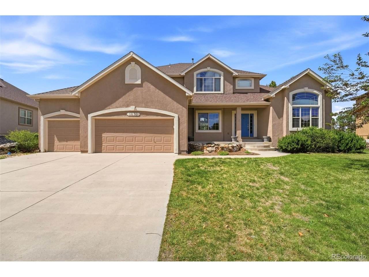 1630 Oakmont Dr - Photo 1