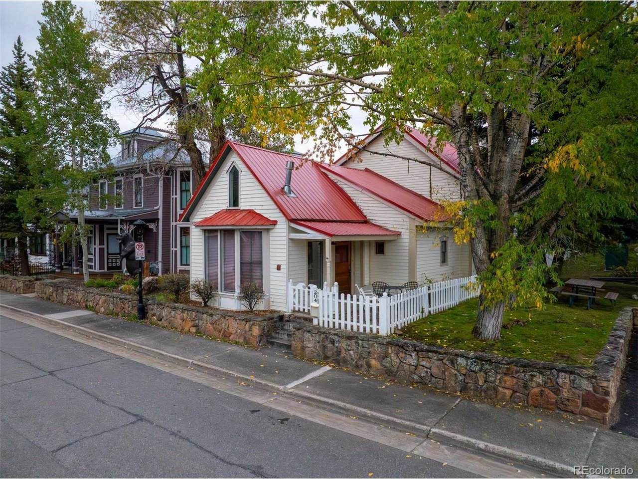 204 Ridge St - Photo 1