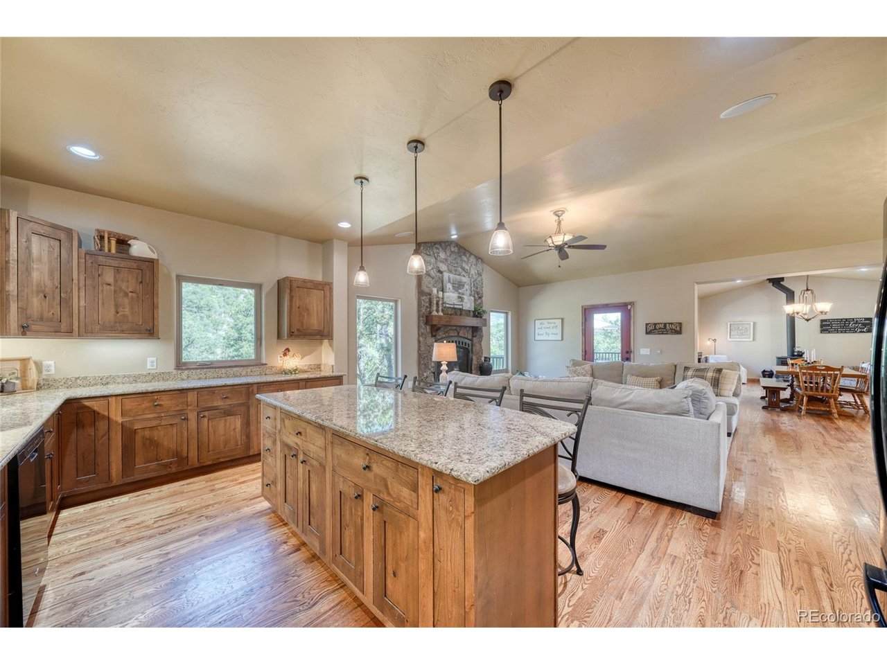 https://bt-photos.global.ssl.fastly.net/ires/orig_boomver_1_5695541-2.jpg