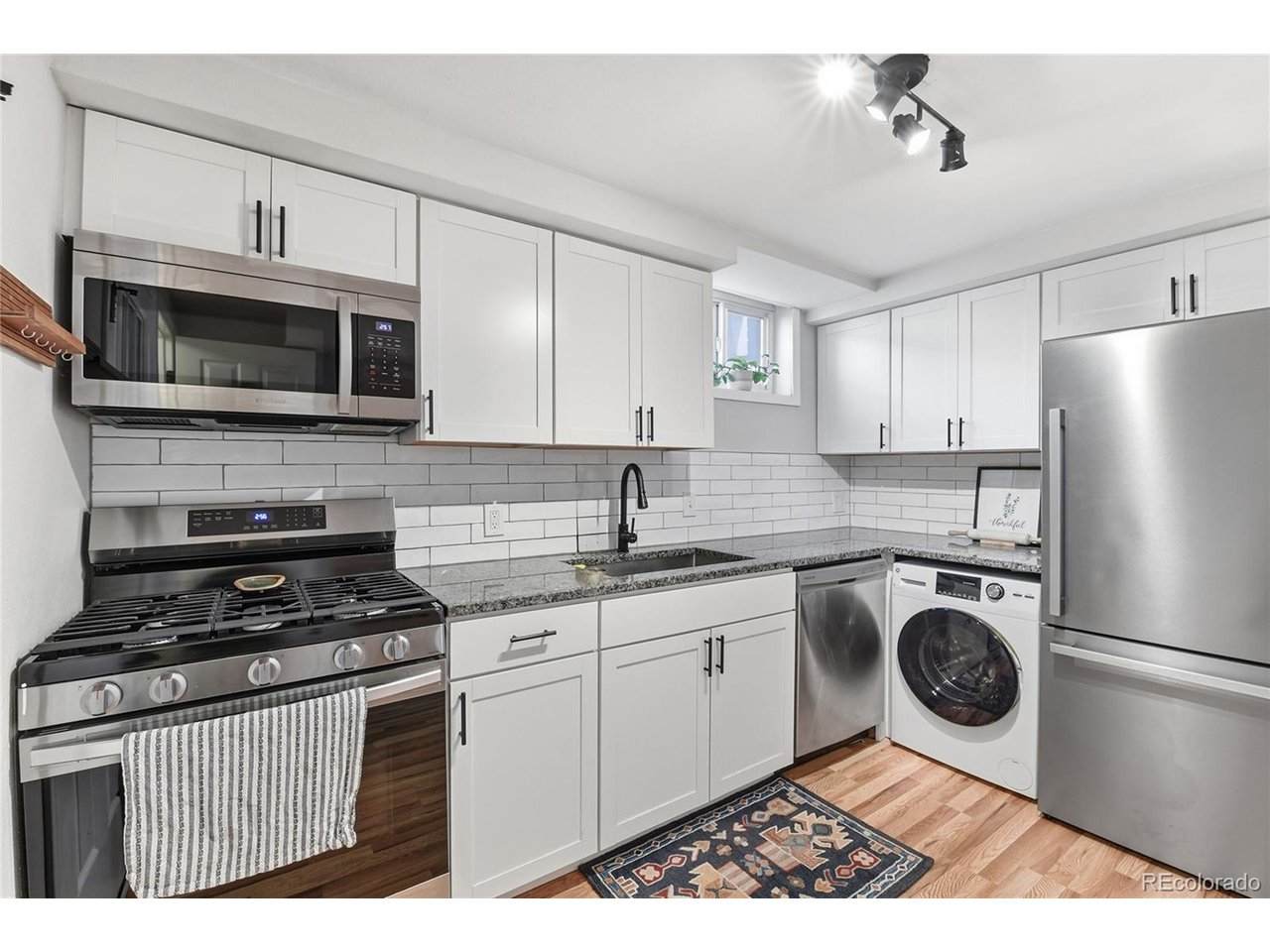 844 Forest St - Photo 1