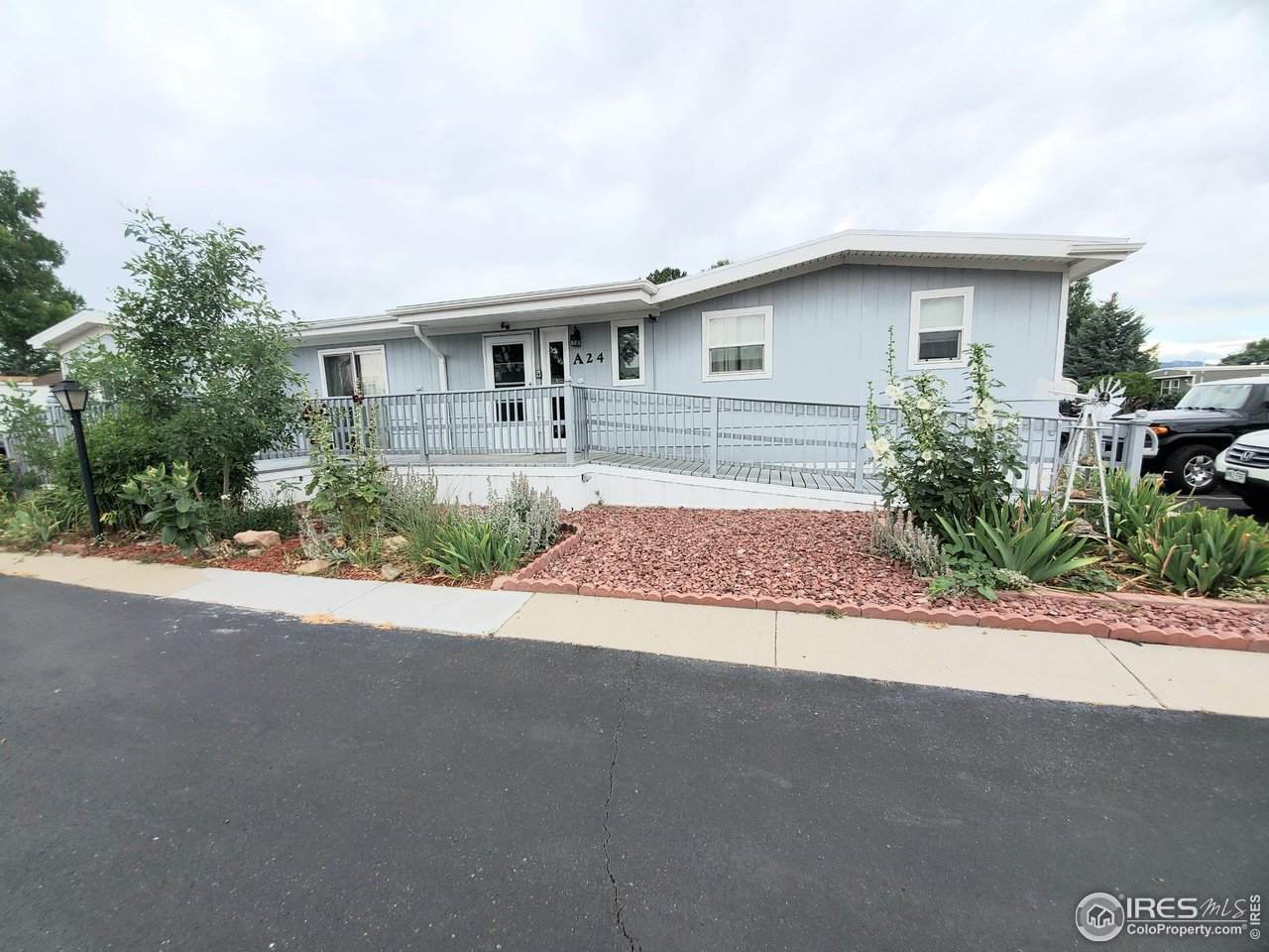 221 57th St - Photo 1
