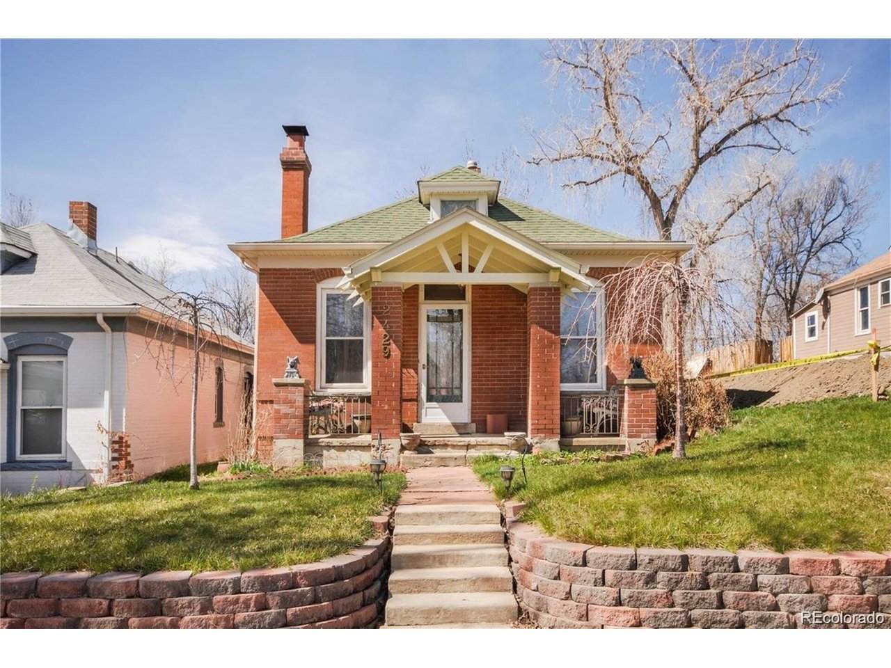 2429 Hooker St - Photo 1