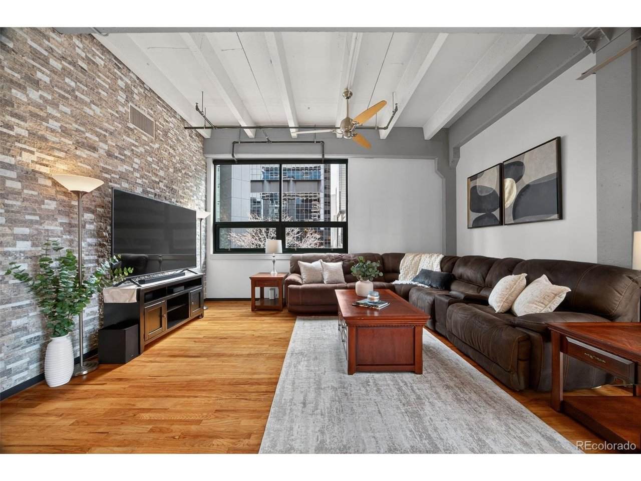 1800 Lawrence St - Photo 1