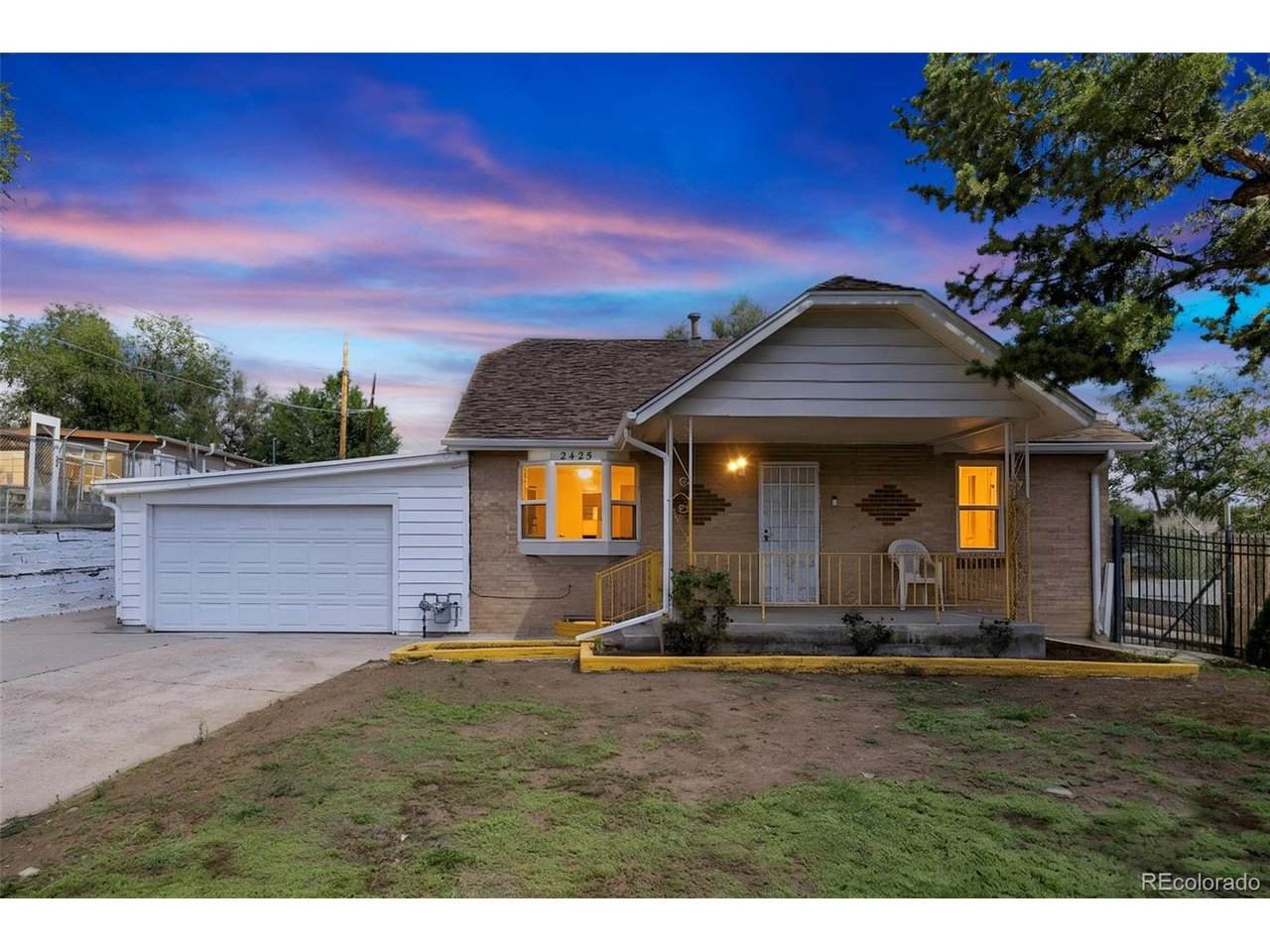 2425 College Ave - Photo 1