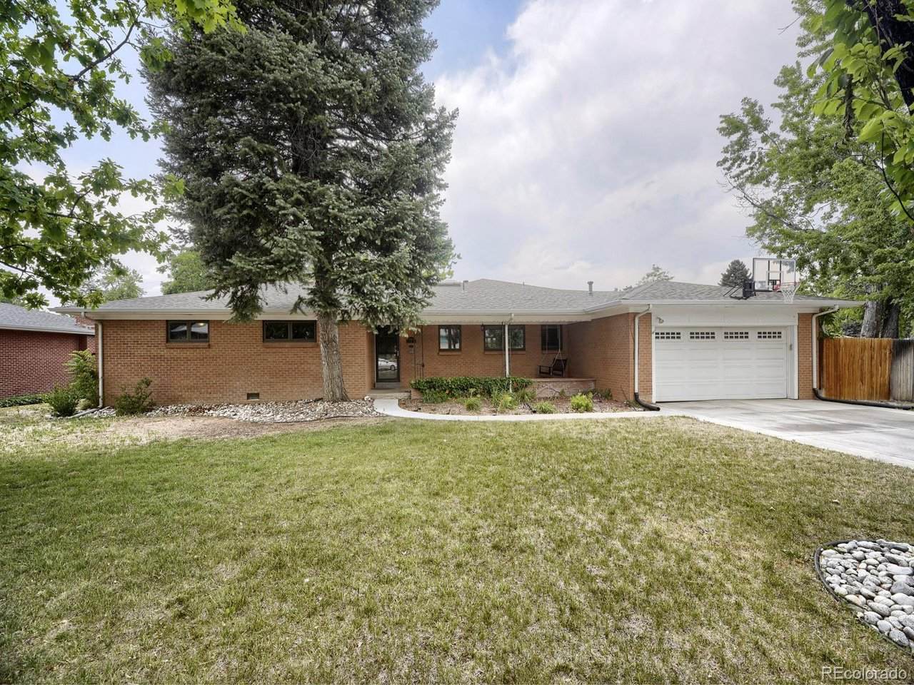 6305 Valleyview St - Photo 1