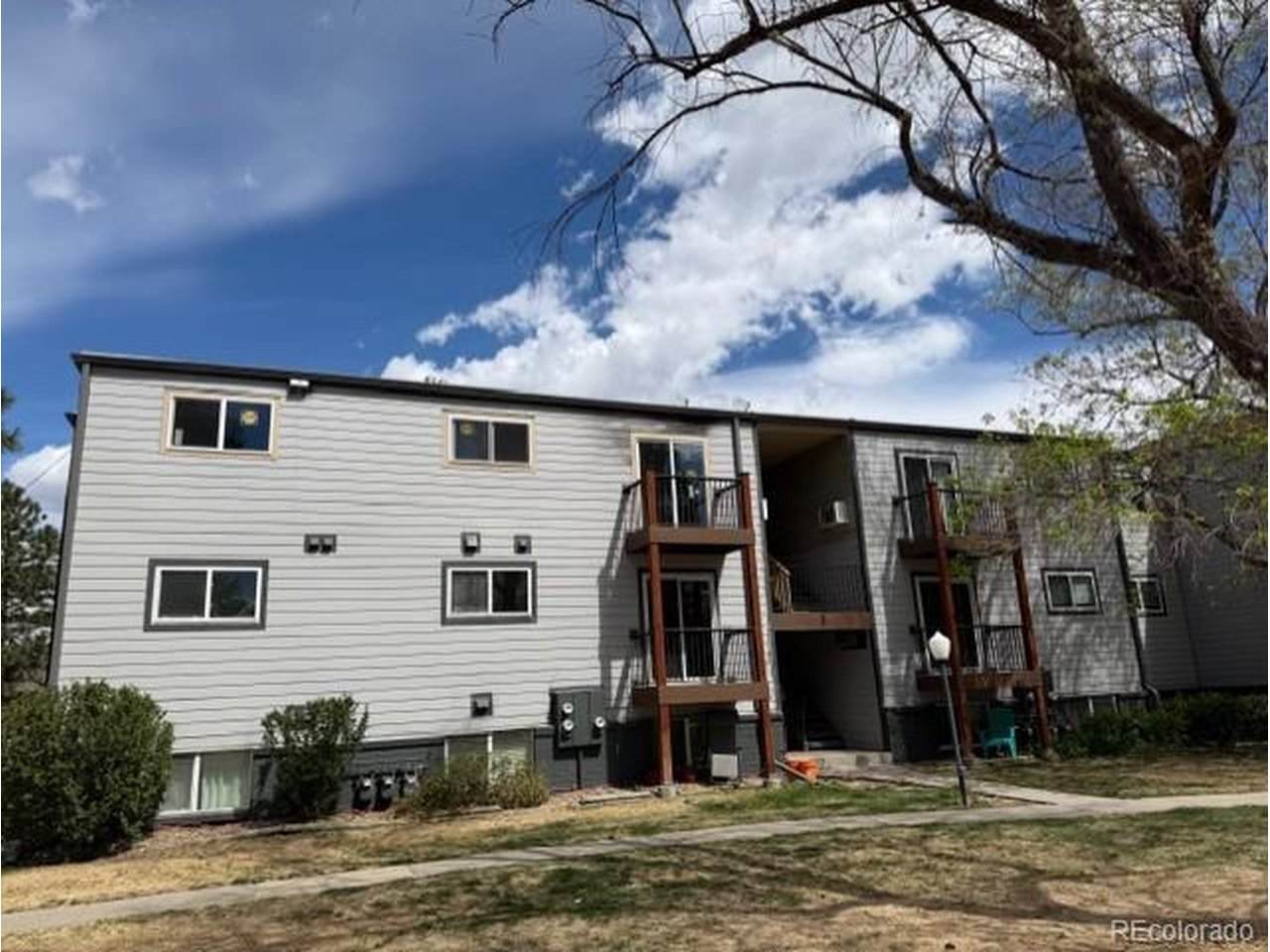 16259 10th Ave - Photo 1