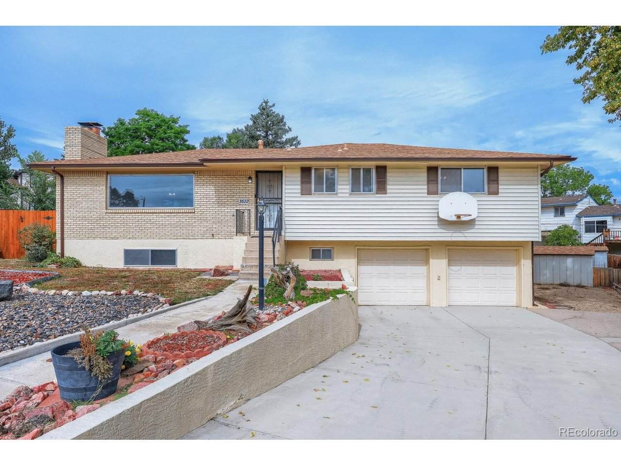 3622 Agate Cir - Photo 1