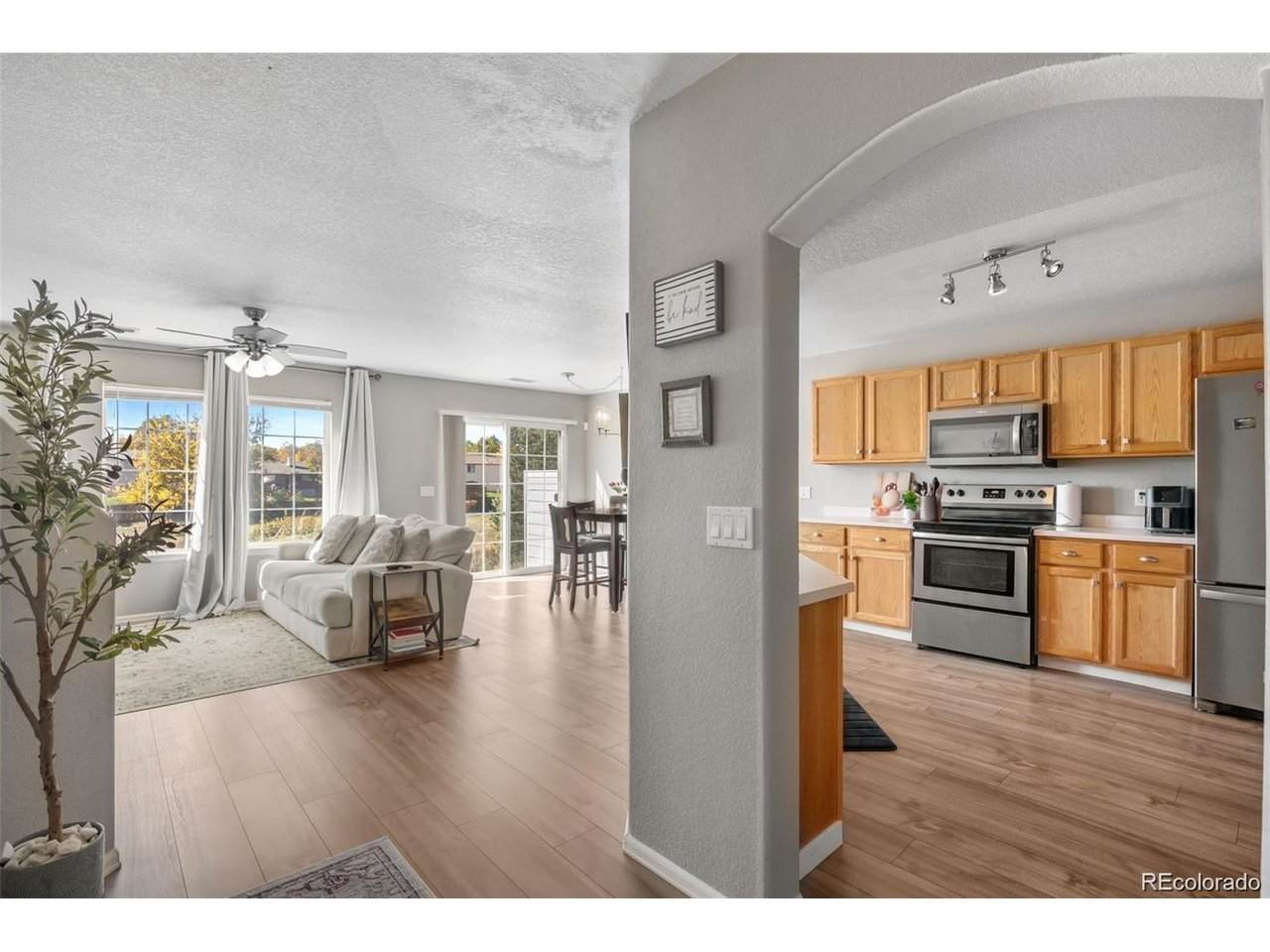 1381 Cathay Ct - Photo 1