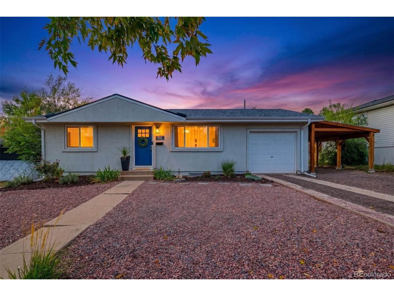 1102 Holmes Dr - Photo 1