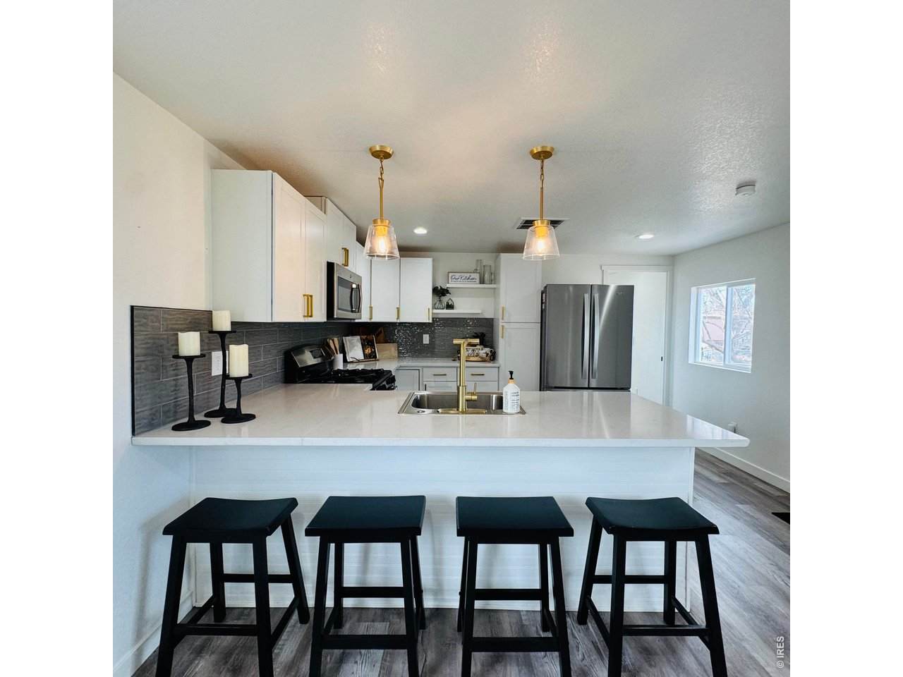 420 57th St - Photo 1