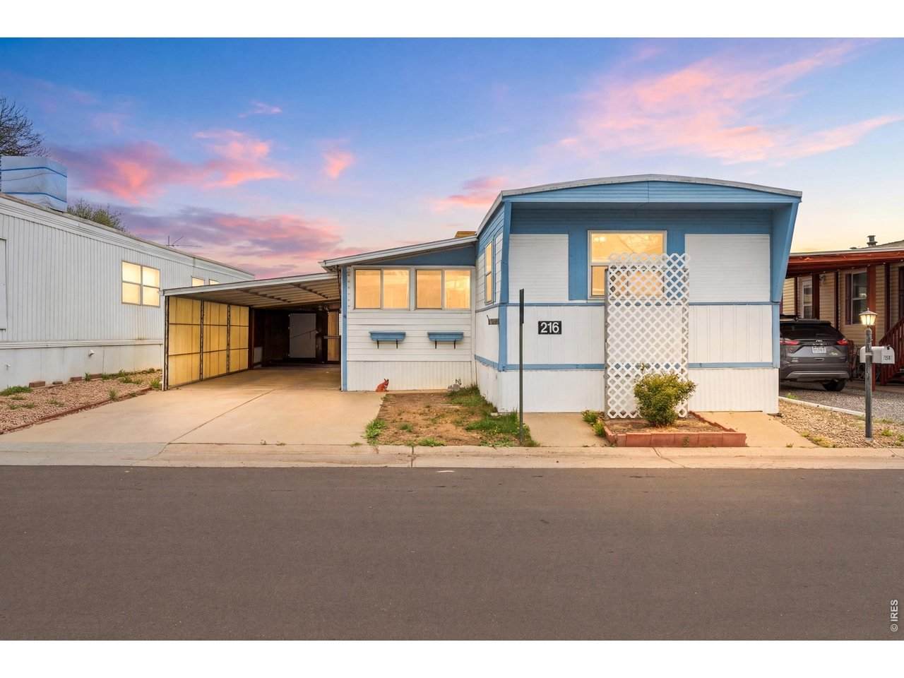 900 Mountain View Ave - Photo 1