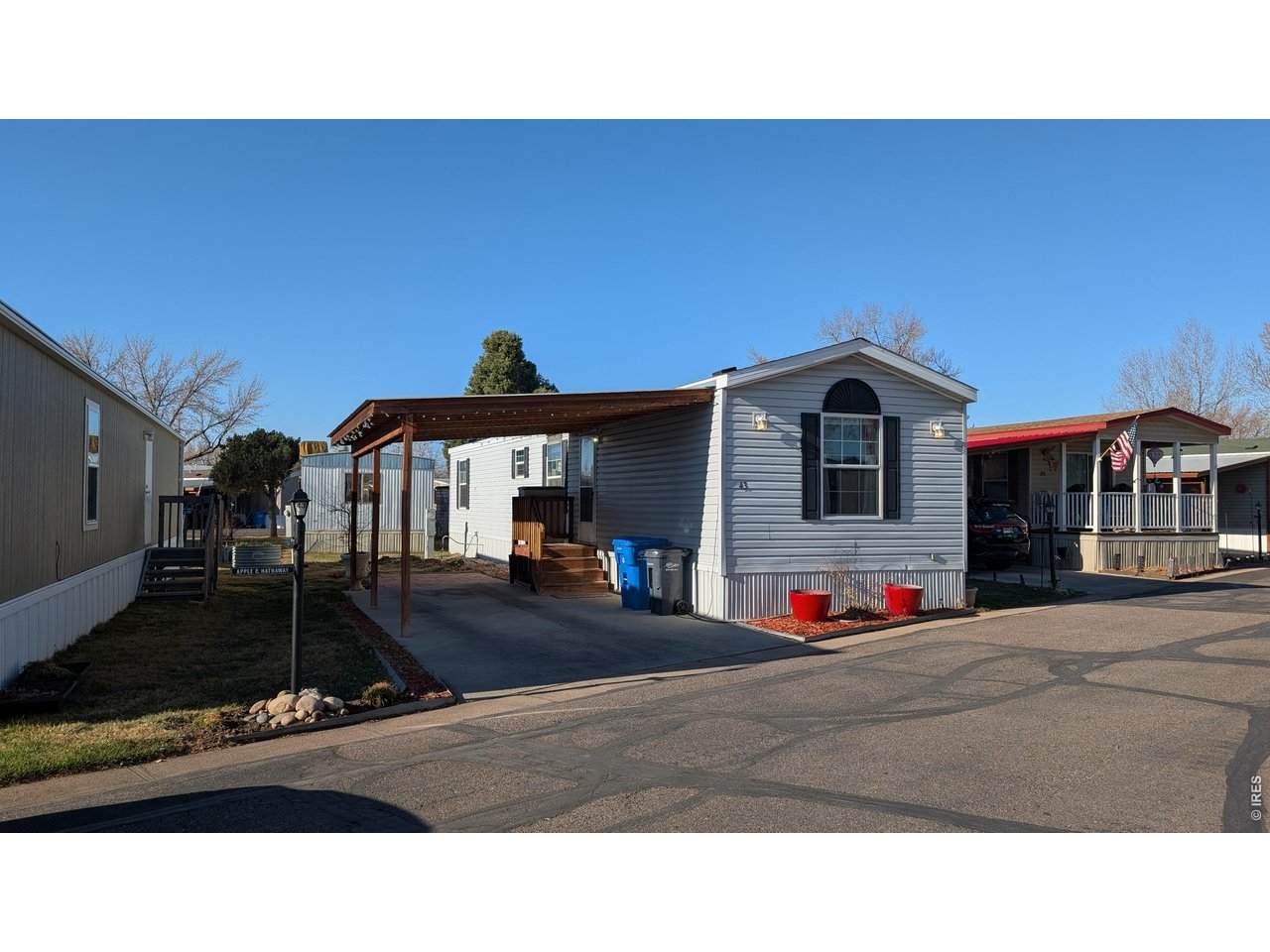 1601 College Ave - Photo 1