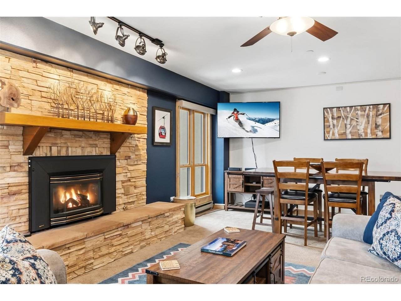 645 Park Ave - Photo 1