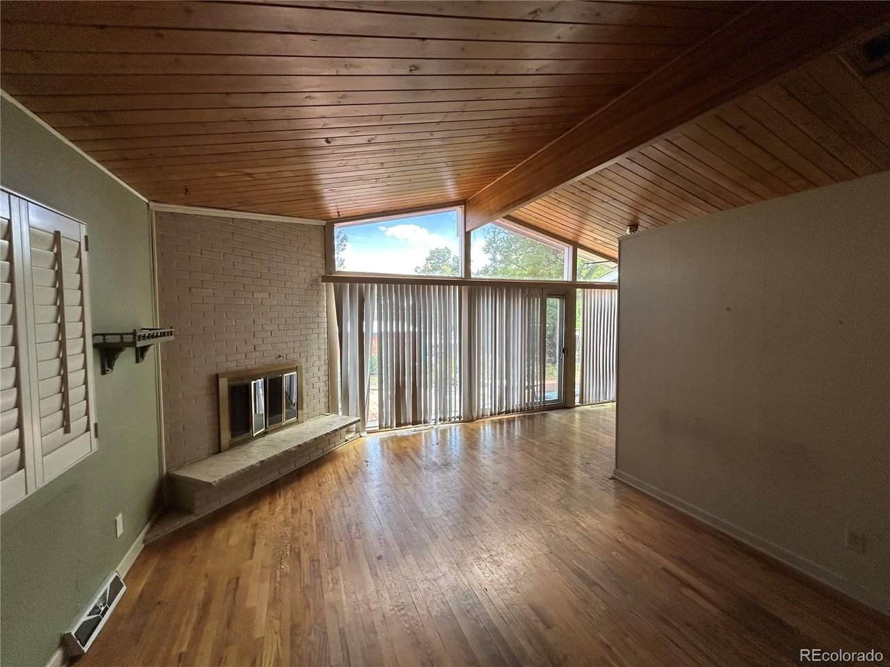 850 6th Ave - Photo 1