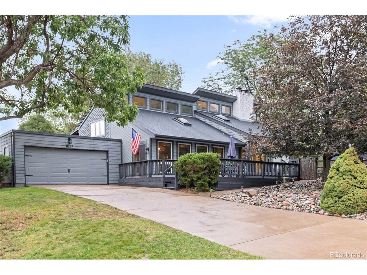 8277 Carriage Ln - Photo 1