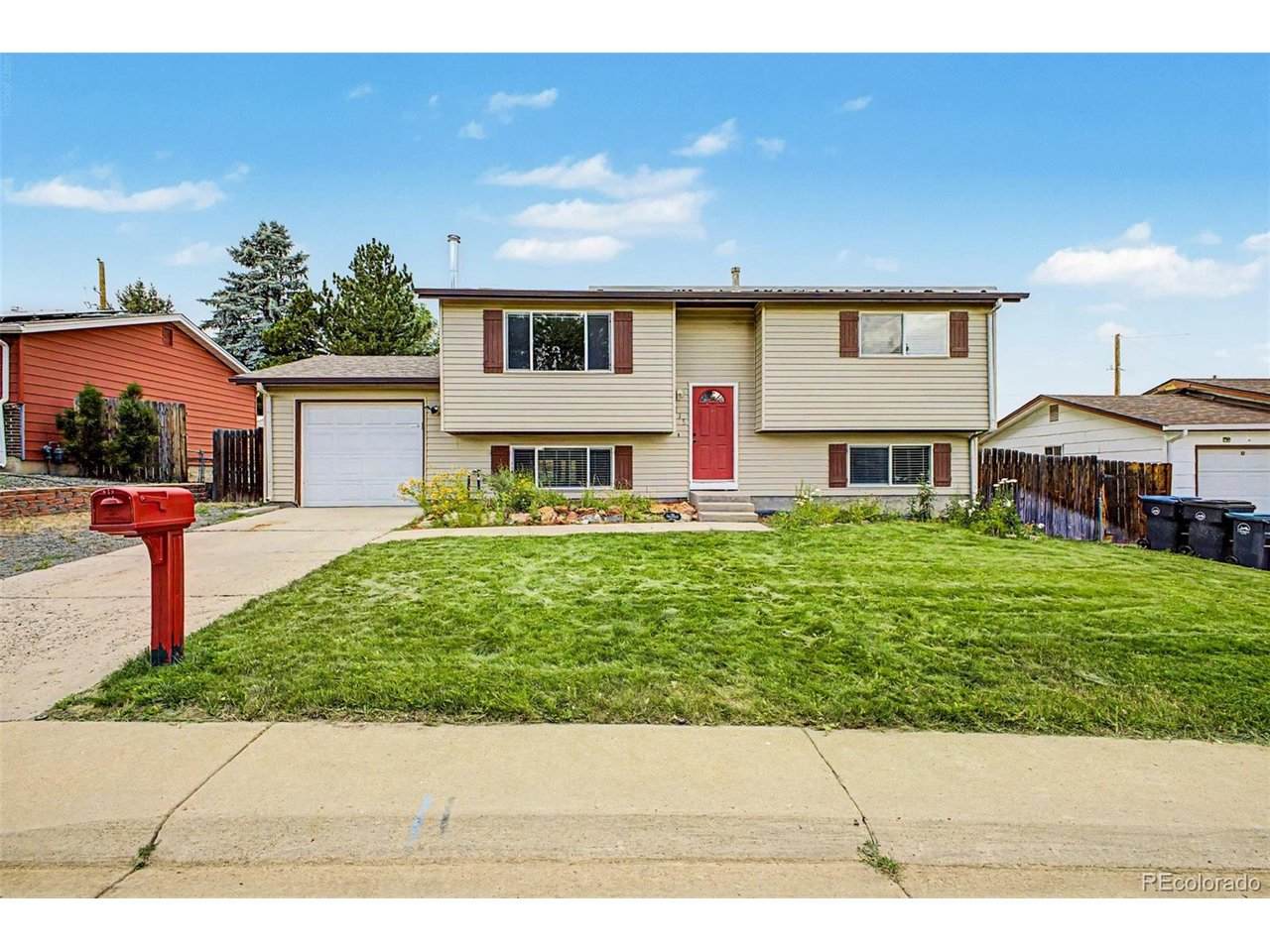 335 Pike St - Photo 1