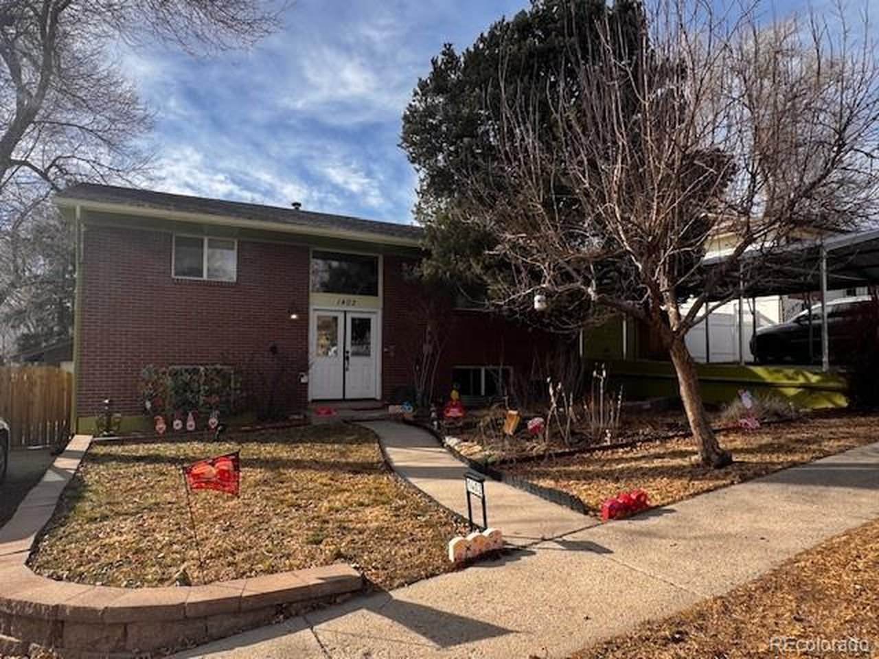 1402 Clemson Dr - Photo 1