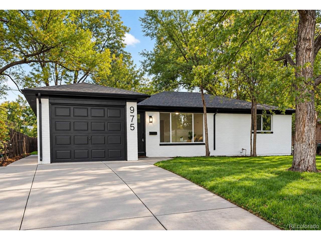 975 9th Ave - Photo 1