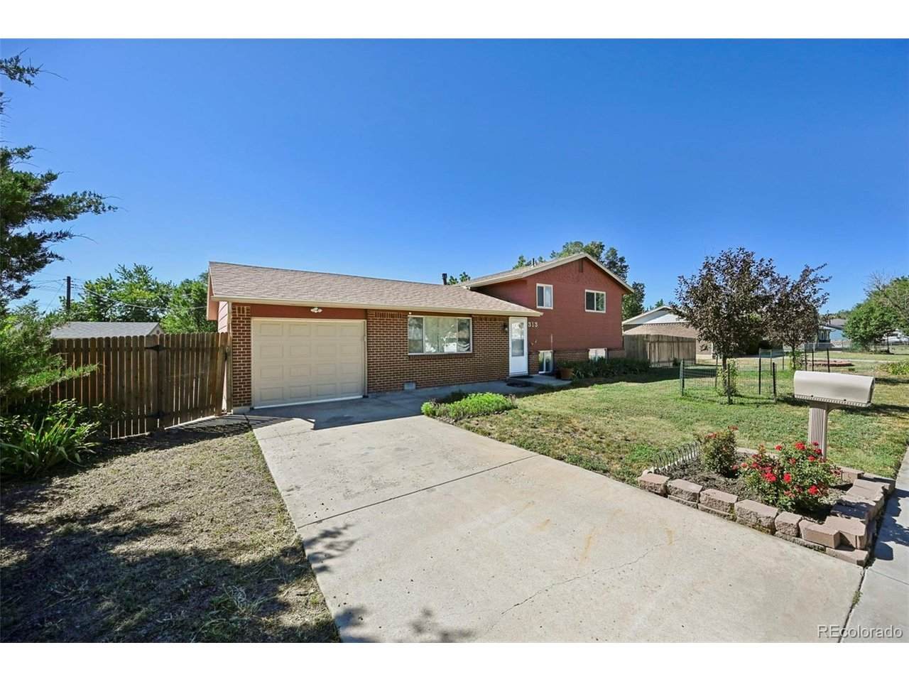 313 Cranbrook Cir - Photo 1