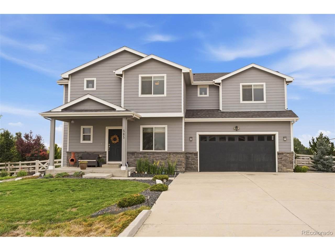 565 Remington Dr - Photo 1