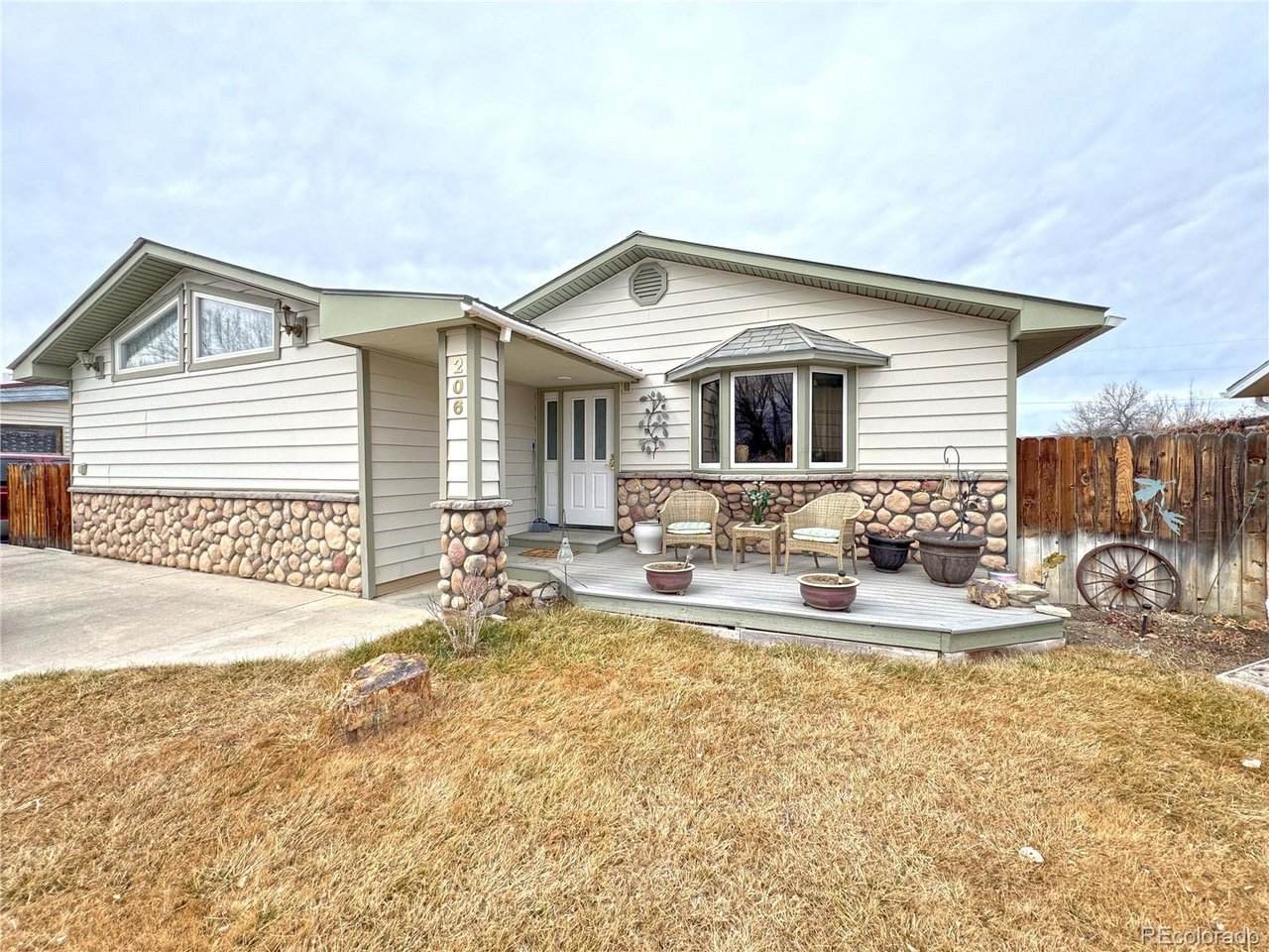 206 Rangely Ave - Photo 1