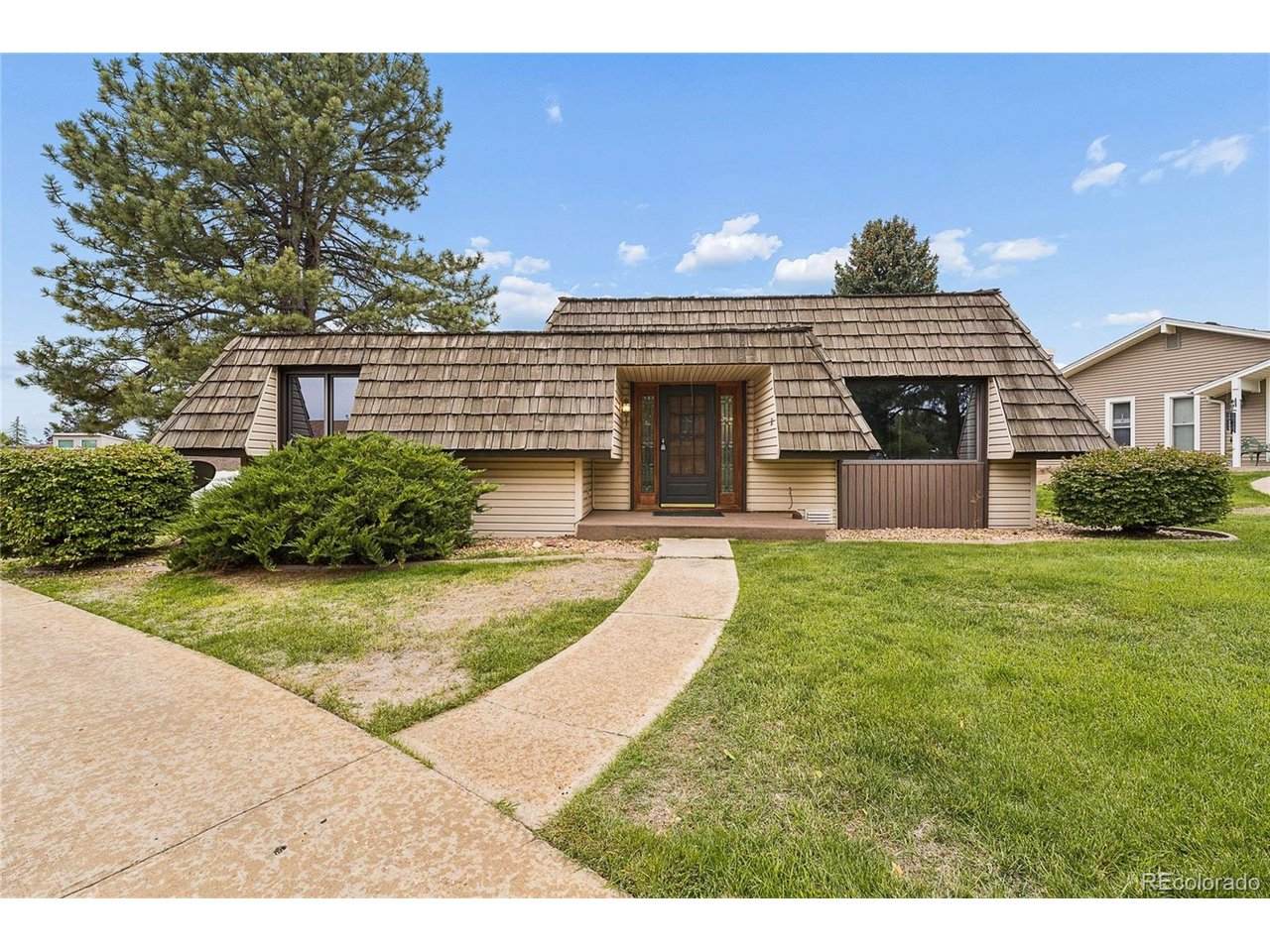 32 Douglas Dr - Photo 1