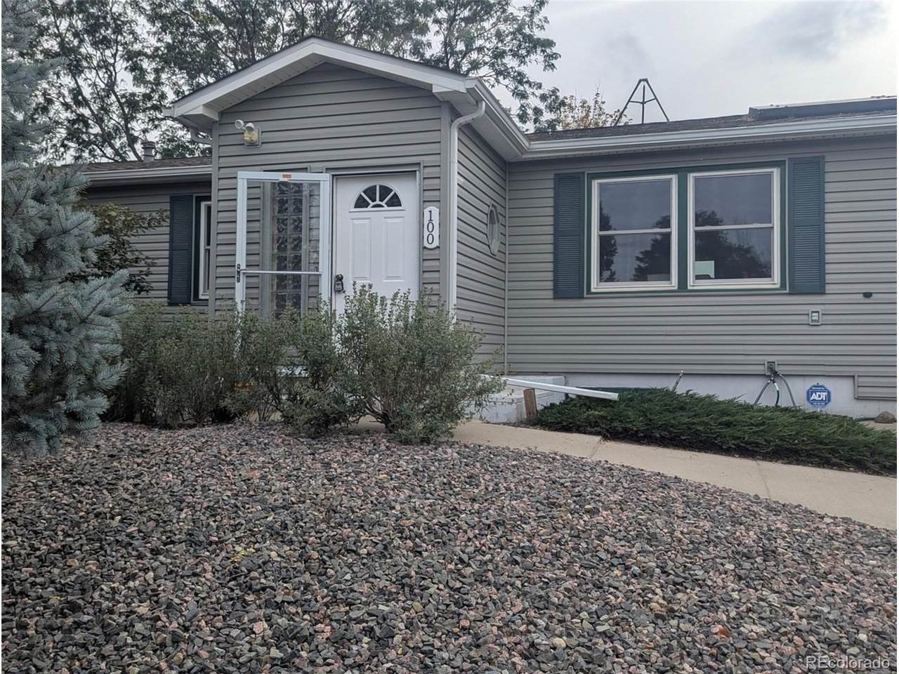 100 Flora Ct - Photo 1