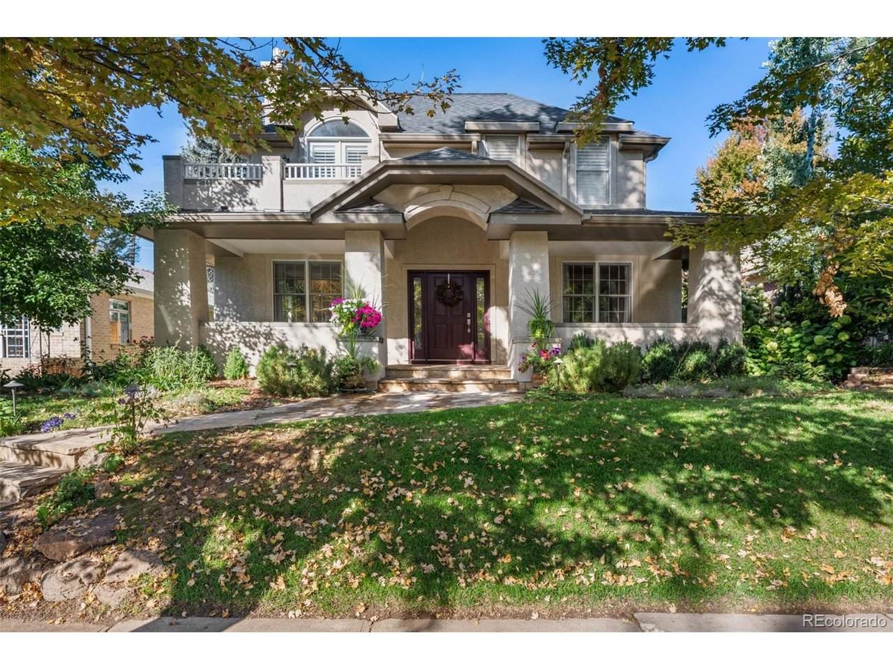 1085 Vine St - Photo 1