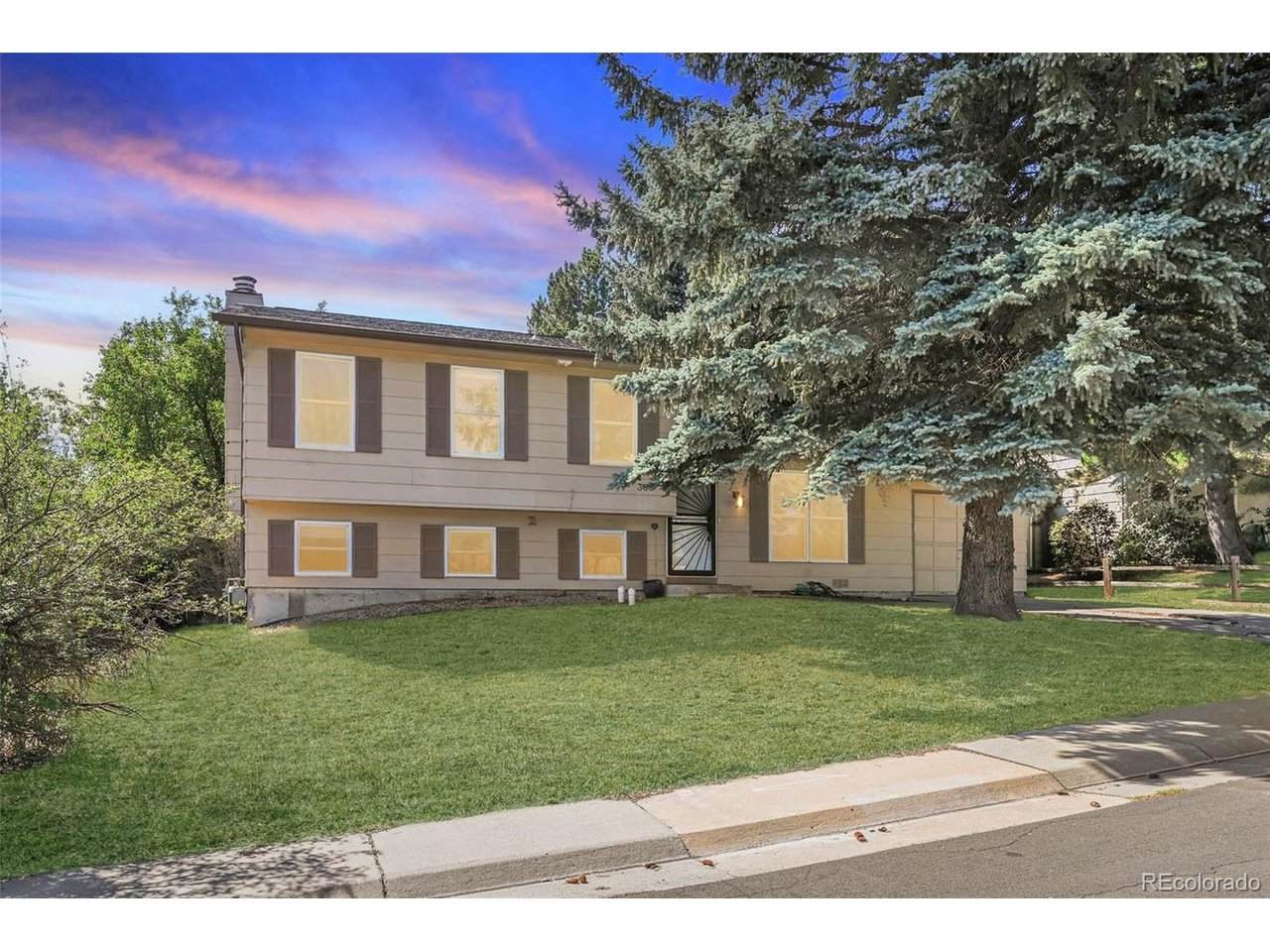 306 Matchless St - Photo 1