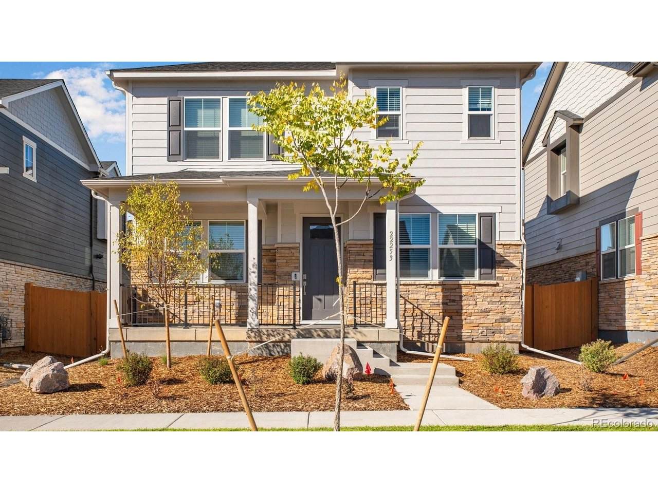 376 Amory St - Photo 1