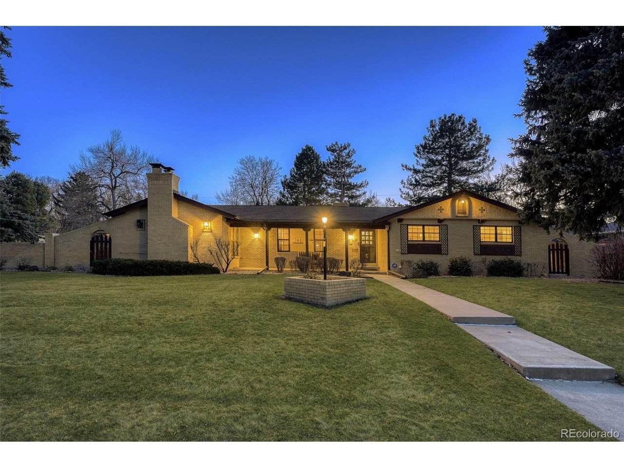 13700 30th Pl - Photo 1