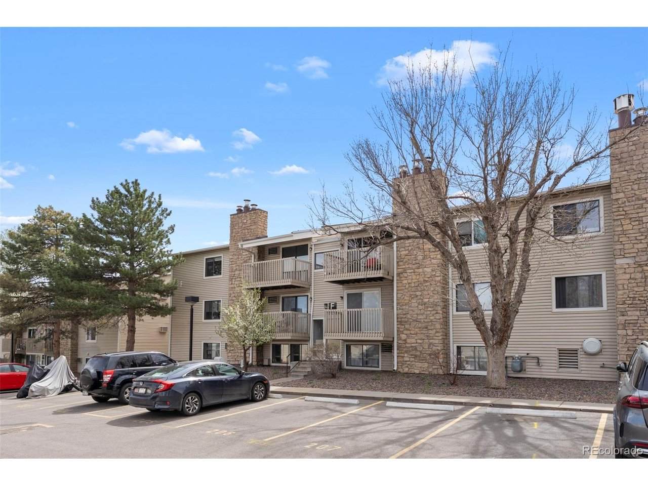 381 Ames St - Photo 1