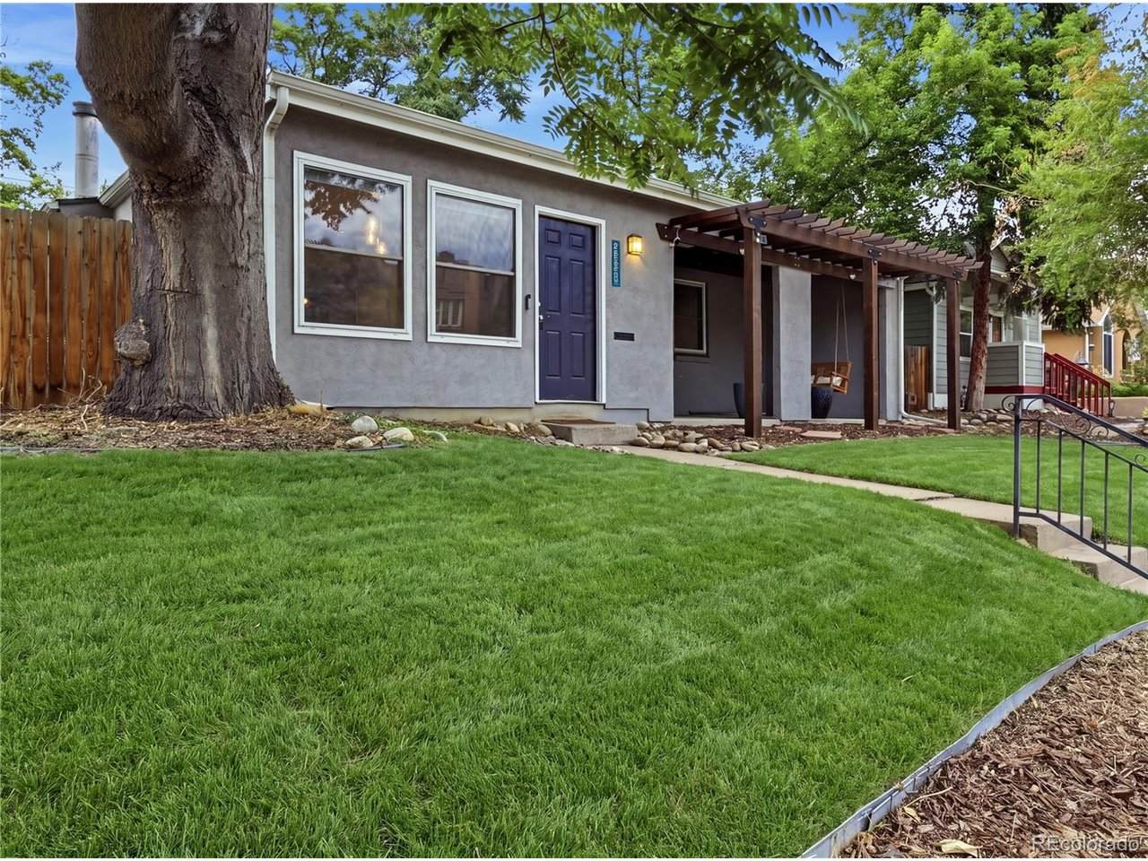 4921 Beach Ct - Photo 1