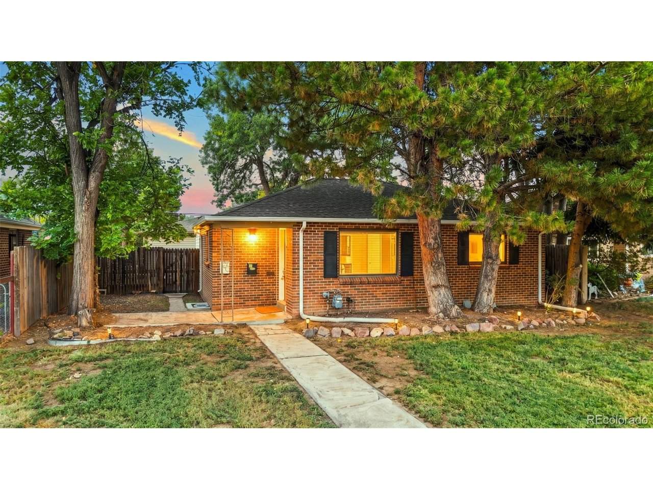 3395 Oneida St - Photo 1