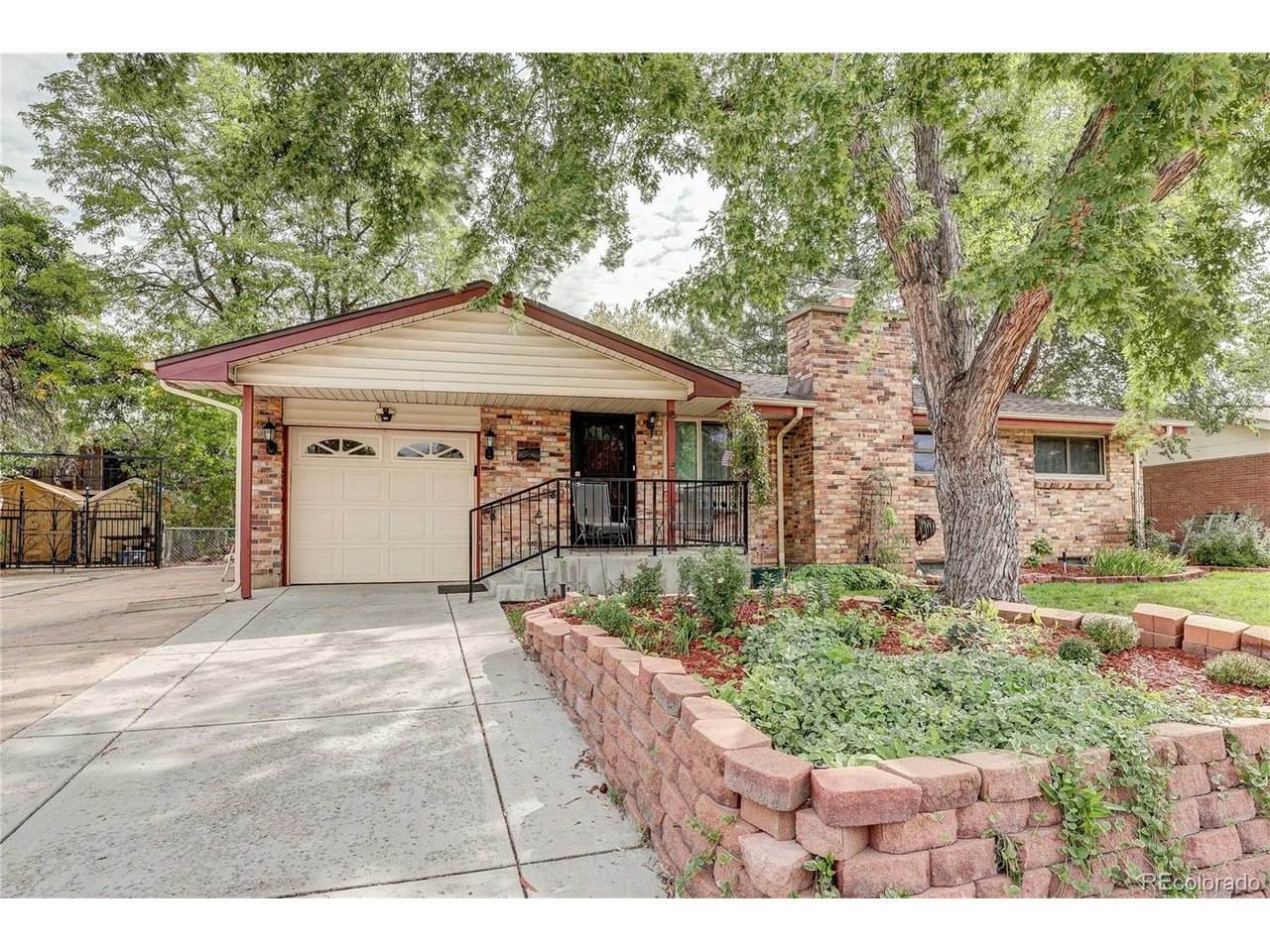 5840 Julian St - Photo 1