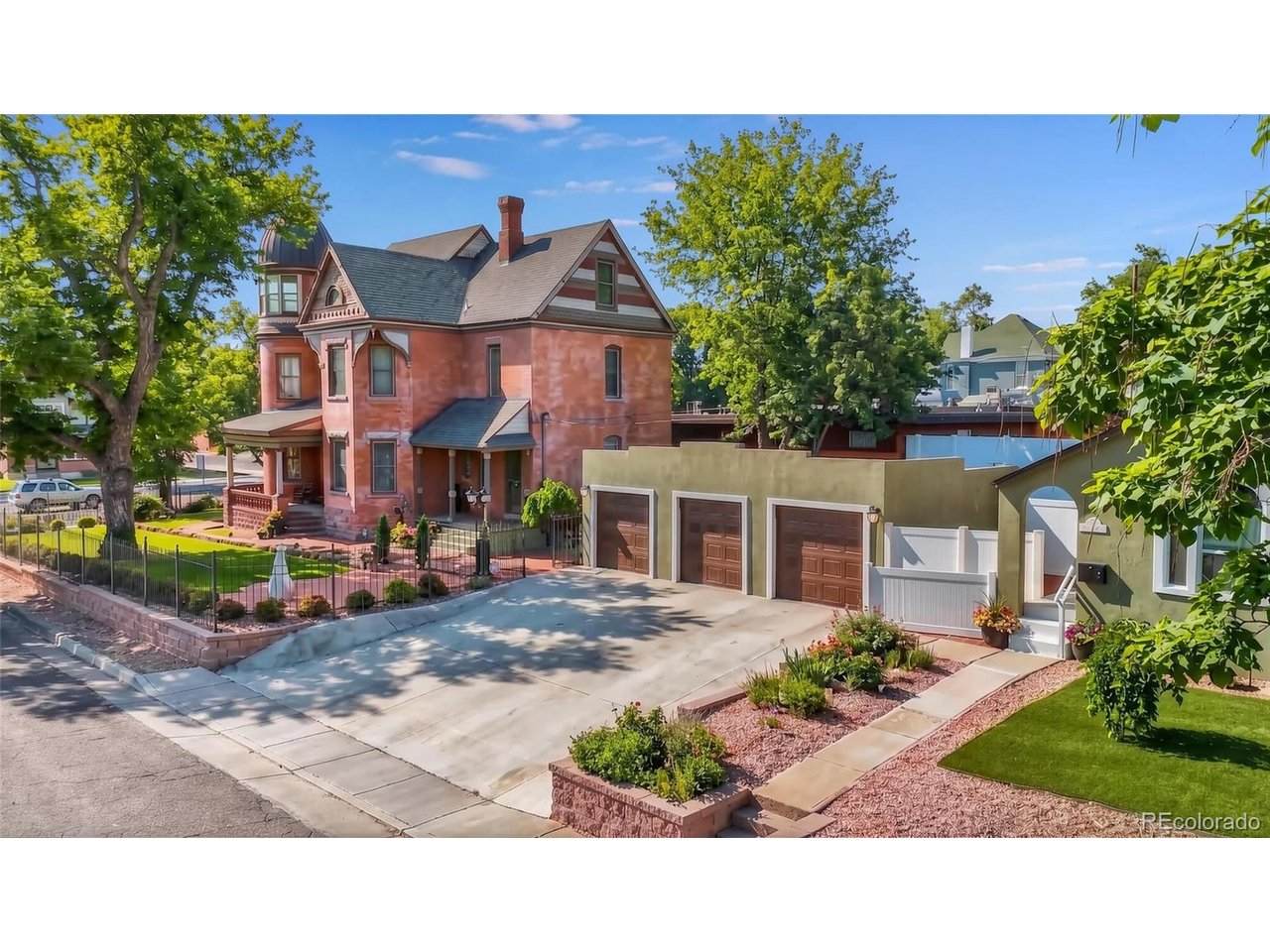 501 Colorado Ave - Photo 1