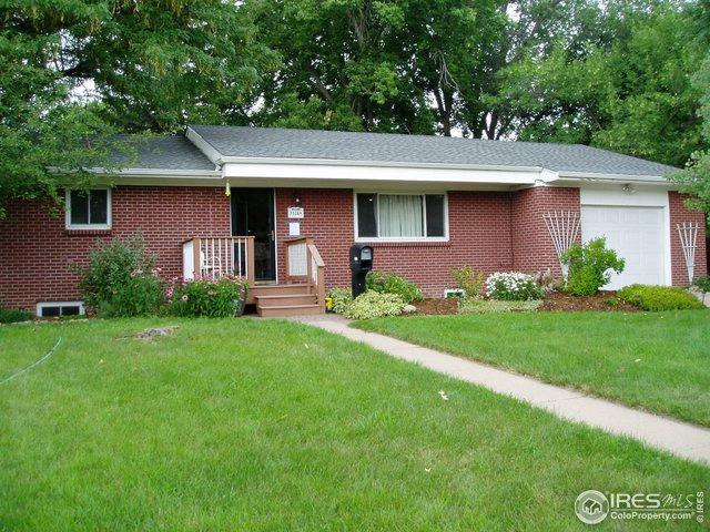 1104 Lake Pl - Photo 1