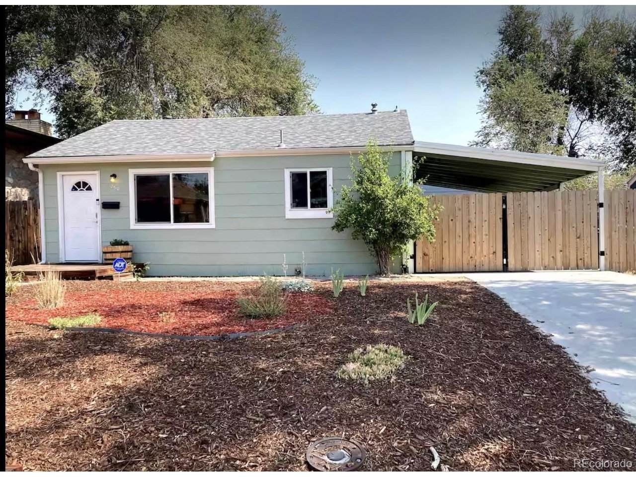 250 Zenobia St - Photo 1