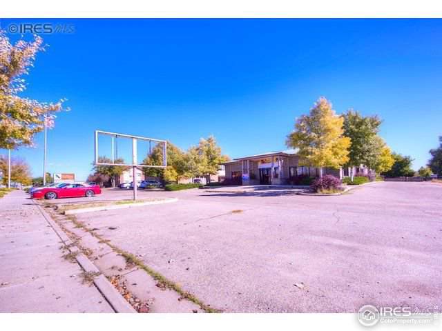 2352 Main St - Photo 1